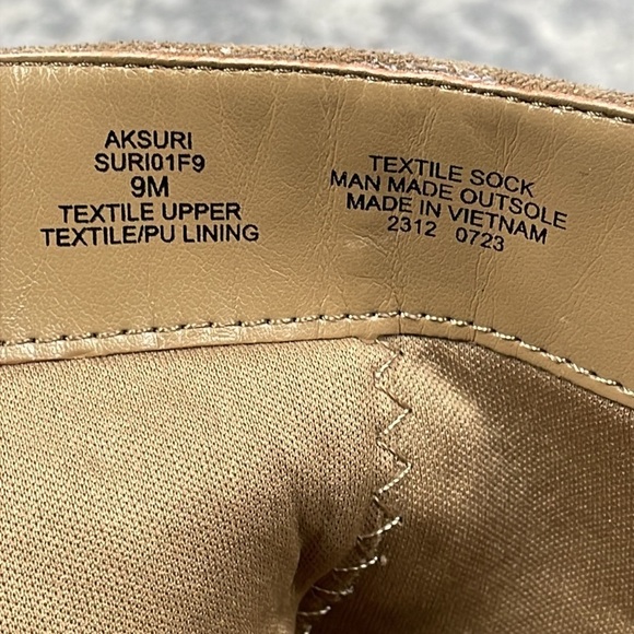 New Anne Klein Aksuri iflex Ankle Boots Heeled Chain Belt Accent Tan Sz 9 - Picture 11 of 12